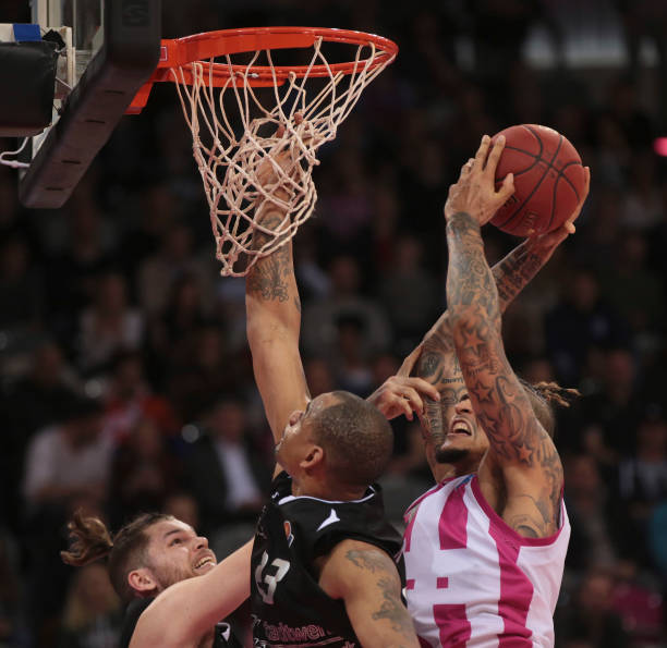 两人的表现 两人的表现